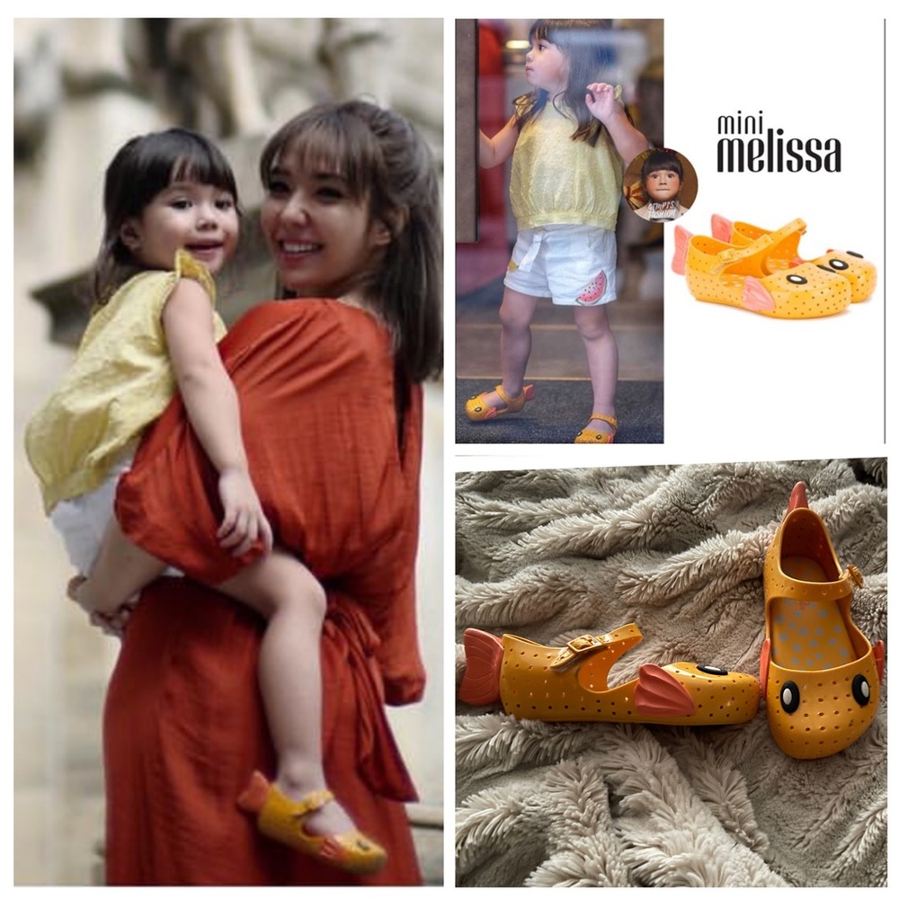 MINI MELISSA Little Girl's and Girl's Furadinha Fabula Mary Jane Flats.